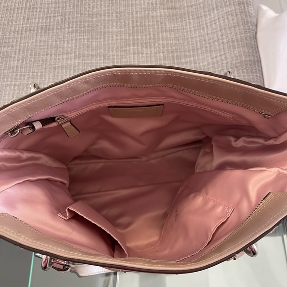 Coach Handbag - Picture 6 of 10